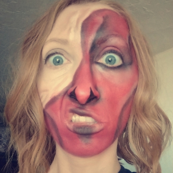 Meet your Posher, Liz - Picture 1 of 3